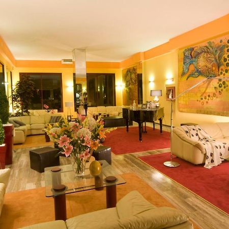 Hotel Corona Морской Милан Экстерьер фото